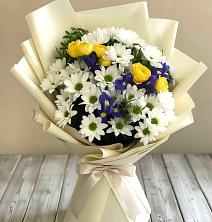 Букет цветов из:  Ирисы, Хризантемы и Розы в Ермишь