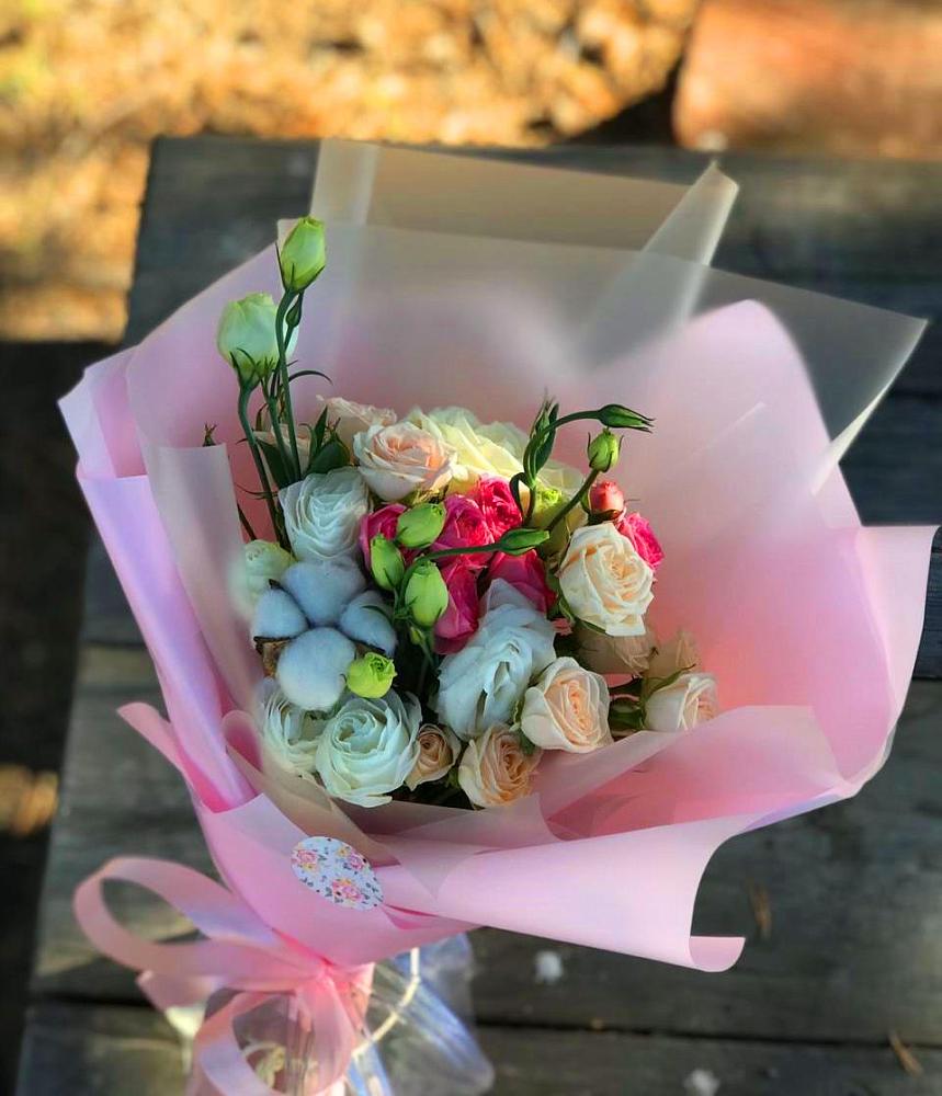 Букет цветов из: Розы и Лизиантусы в Ермишь