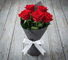 Букет 5 Красных роз Эдлесс Лав в Ермишь