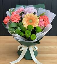 Букет цветов из:  Гвоздики, Розы, Герберы и Хризантемы в Ермишь