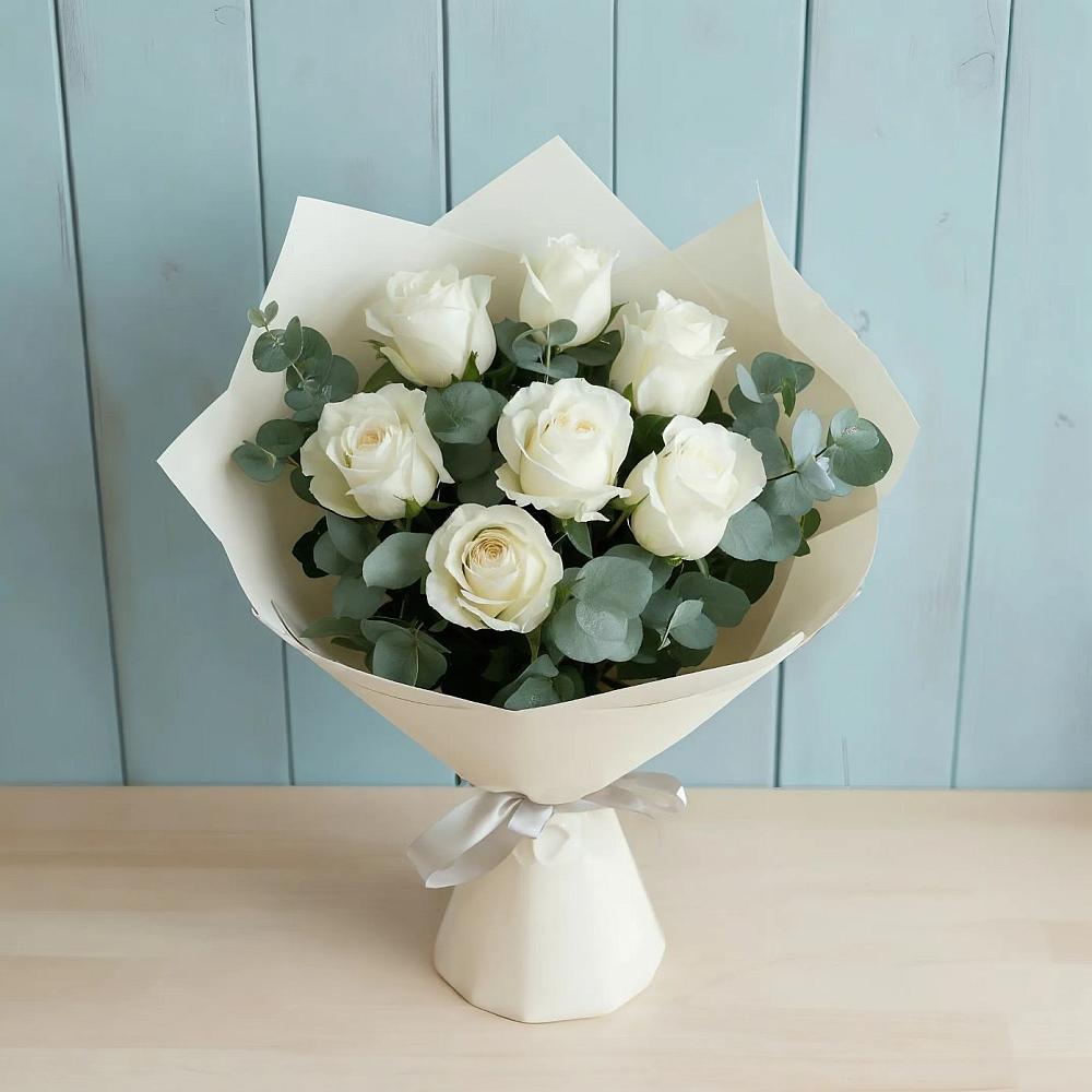 Букет Белые розы в Эвкалипте в Ермишь