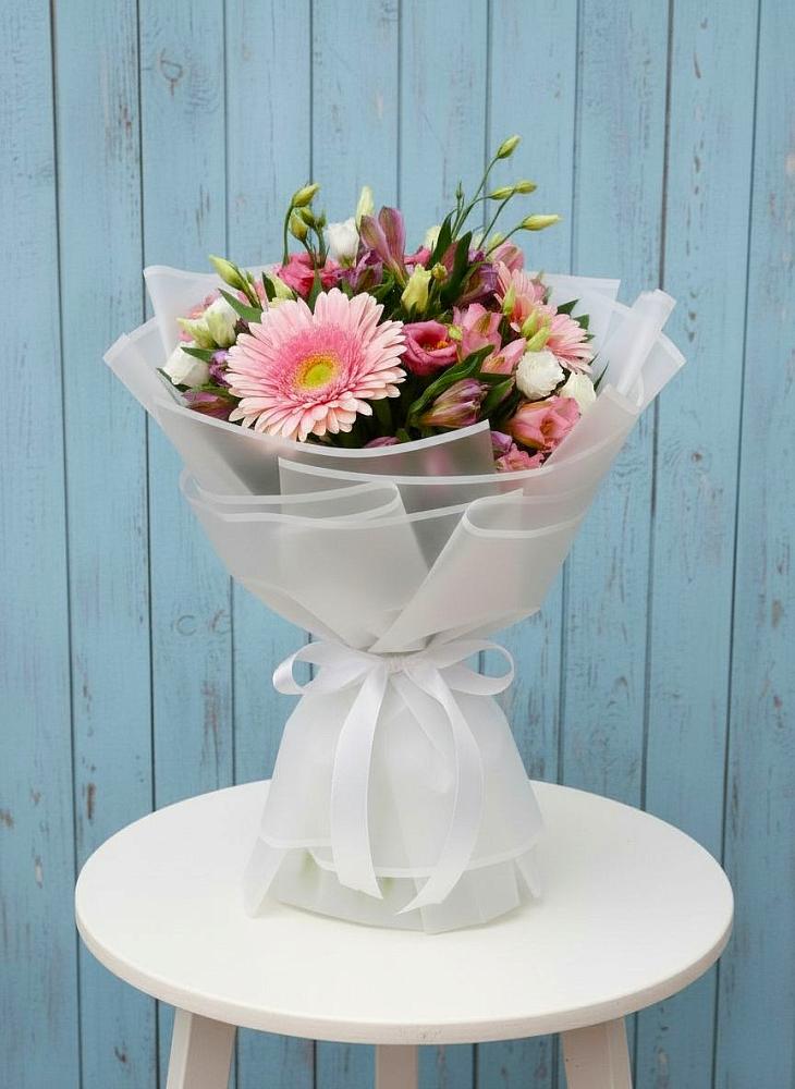 Букет цветов из: Герберы, Альстромерии и Лизиантусы в Ермишь