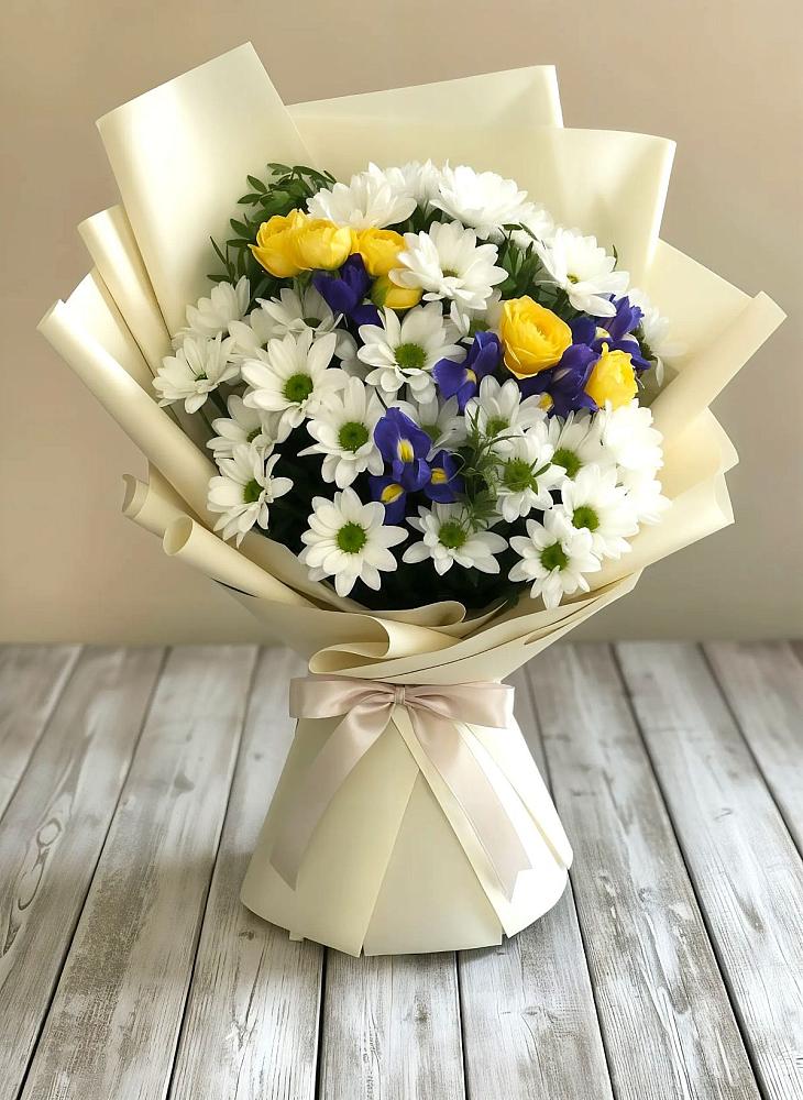 Букет цветов из: Ирисы, Хризантемы и Розы в Ермишь