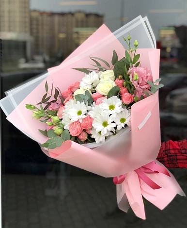 Букет цветов из: Розы, Лизиантусы и Хризантемы в Ермишь